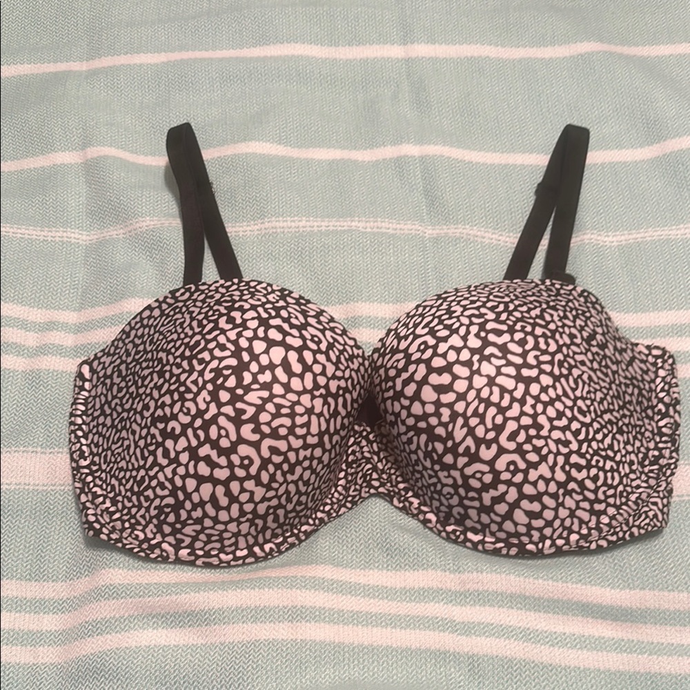 Victoria's Secret Black and Pink Bra with Molded Cups